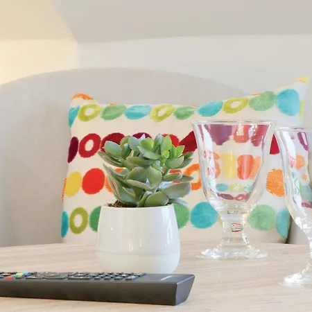 Gorgeous In With Kitchenette Appartement